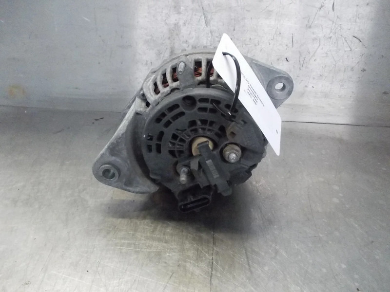 Volvo FH 420 21257558 DYNAMO EURO 6 - Alternateur pour Camion: photos 2 Volvo FH 420 21257558 DYNAMO EURO 6 - Alternateur pour Camion: photos 2