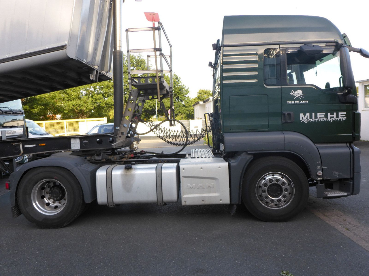 MAN 18.460 Top-Zustand + 1. Hd.+ Kipphydraulik - Tracteur routier: photos 2 MAN 18.460 Top-Zustand + 1. Hd.+ Kipphydraulik - Tracteur routier: photos 2