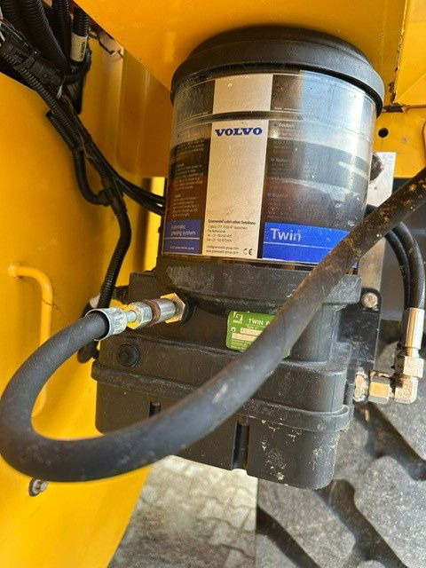 Volvo L120H - Chargeuse sur pneus: photos 2 Volvo L120H - Chargeuse sur pneus: photos 2
