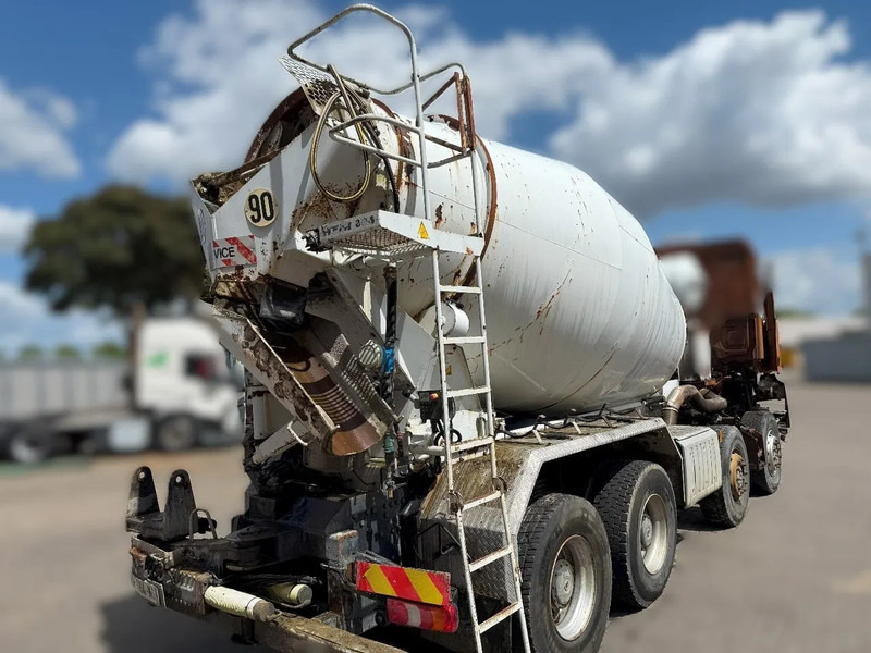 Liebherr 804 FSL 804 FSL / 8m³ / WATERTANK 500 LITER / POMP NOT INCLUDED / ! EMPTY ! / 2015 - Accessoire: photos 5 Liebherr 804 FSL 804 FSL / 8m³ / WATERTANK 500 LITER / POMP NOT INCLUDED / ! EMPTY ! / 2015 - Accessoire: photos 5