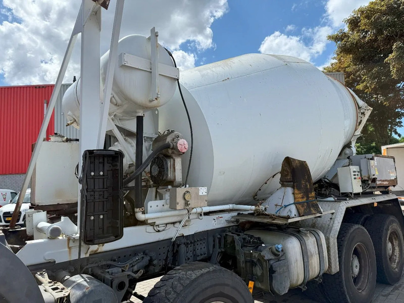 Liebherr 804 FSL 804 FSL / 8m³ / WATERTANK 500 LITER / POMP NOT INCLUDED / ! EMPTY ! / 2015 - Accessoire: photos 1 Liebherr 804 FSL 804 FSL / 8m³ / WATERTANK 500 LITER / POMP NOT INCLUDED / ! EMPTY ! / 2015 - Accessoire: photos 1