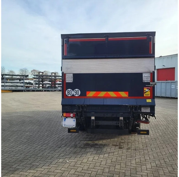 DAF LF 210 / ENGINE RUNNING / ONLY:120371 KM / PLATFORM:1000 KG / LWDS / AIRCO / AUTOMATIC / EURO-6 / 2022 - Camion fourgon: photos 5 DAF LF 210 / ENGINE RUNNING / ONLY:120371 KM / PLATFORM:1000 KG / LWDS / AIRCO / AUTOMATIC / EURO-6 / 2022 - Camion fourgon: photos 5