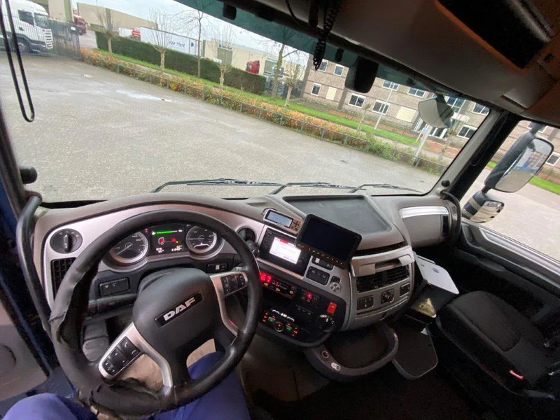 Camion ampliroll DAF XF106-530 8X2 / AJK HOOKLIFT 25000KG / 9 TON FRONT AXLE / NAVI / ONLY:612482 KM / SSC / AUTOMATIC / EURO-6 / 2019: photos 14