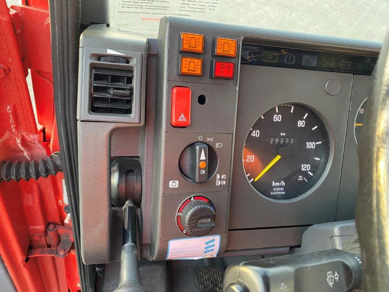 Mercedes-Benz 1124 AF / 4X4 / GERMAN TRUCK / WATERTANK 2400 LITER+POMP / GOOD CONDITION / ONLY:25235 KM / MARGE / MANUAL / 1996 — crédit-bail Mercedes-Benz 1124 AF / 4X4 / GERMAN TRUCK / WATERTANK 2400 LITER+POMP / GOOD CONDITION / ONLY:25235 KM / MARGE / MANUAL / 1996: photos 19