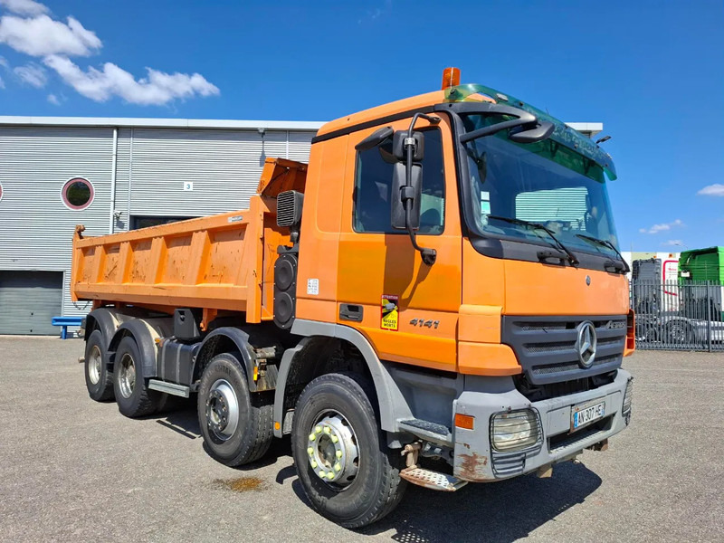 Mercedes-Benz Actros 4141 / 3SIDE MEILLER TIPPER / FULL-STEEL / DRUM BRAKES / ONLY:535937 KM / 2XSTEERING AXLE / AIRCO / AUTOMATIC / EURO-3 / - Camion benne: photos 4 Mercedes-Benz Actros 4141 / 3SIDE MEILLER TIPPER / FULL-STEEL / DRUM BRAKES / ONLY:535937 KM / 2XSTEERING AXLE / AIRCO / AUTOMATIC / EURO-3 / - Camion benne: photos 4