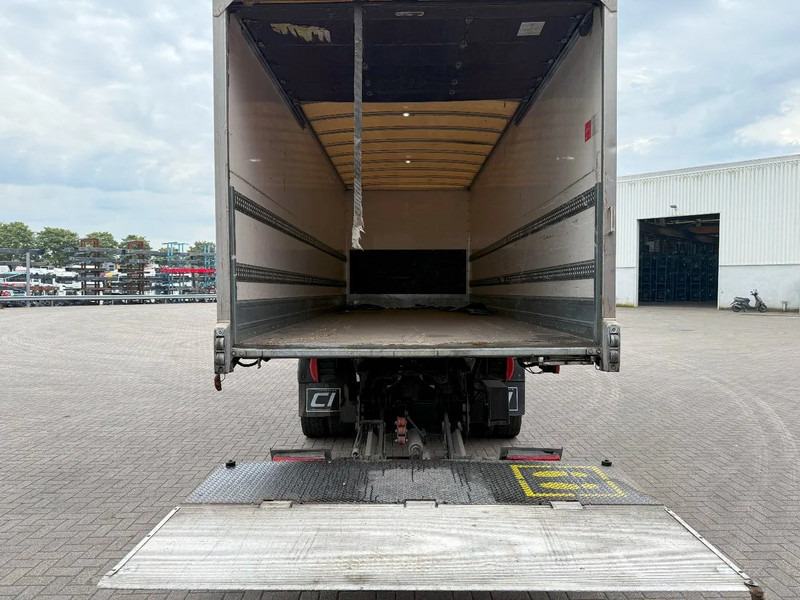 Mercedes-Benz Atego 1218 / ENGINE RUNNING / ONLY:204997 KM / CLOSED BOX / PLATFORM 1500KG / LWDS / AIRCO / AUTOMATIC / EURO-6 / 2017 - Camion fourgon: photos 5 Mercedes-Benz Atego 1218 / ENGINE RUNNING / ONLY:204997 KM / CLOSED BOX / PLATFORM 1500KG / LWDS / AIRCO / AUTOMATIC / EURO-6 / 2017 - Camion fourgon: photos 5