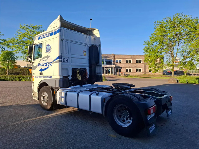 DAF XF106-460 / INTARDER / DEB / MANUAL / AIRCO / CLEAN TRUCK / EURO-6 / 2014 - Tracteur routier: photos 3 DAF XF106-460 / INTARDER / DEB / MANUAL / AIRCO / CLEAN TRUCK / EURO-6 / 2014 - Tracteur routier: photos 3