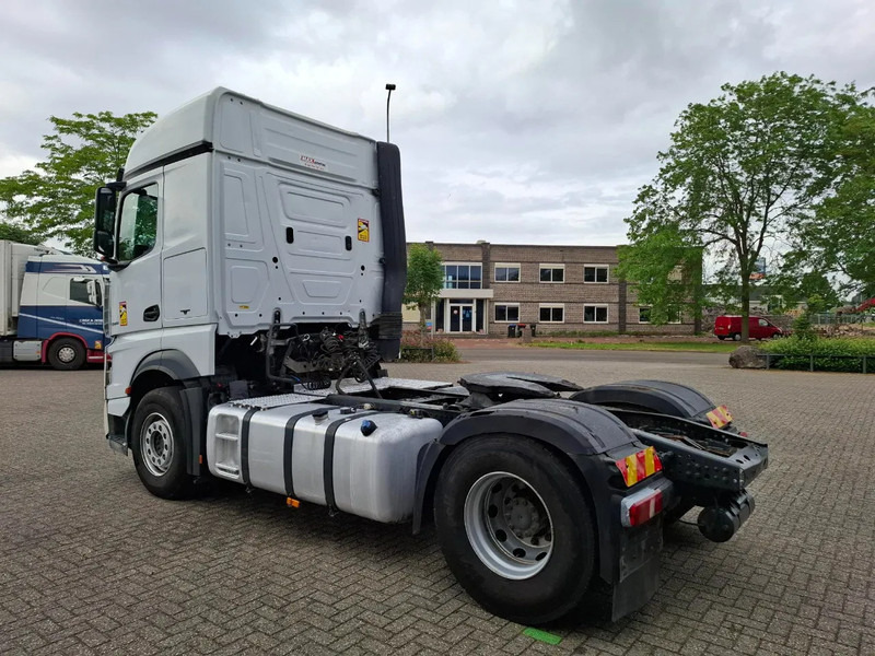 Mercedes-Benz Actros 1945 / HYDRAULICS / SMART TACHO / ONLY:743899 KM / 2XBED / FRIDGE / AUTOMATIC / EURO-6 / 2018 - Tracteur routier: photos 3 Mercedes-Benz Actros 1945 / HYDRAULICS / SMART TACHO / ONLY:743899 KM / 2XBED / FRIDGE / AUTOMATIC / EURO-6 / 2018 - Tracteur routier: photos 3