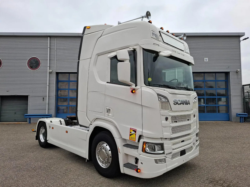 Scania NGS R580 V8 / RETARDER / HYDRAULICS / ONLY:748805 KM / FULL-AIR / SMART TACHO / ALCOA / LEATHER / SIDESKIRTS / EURO-6 / 2019 - Tracteur routier: photos 2 Scania NGS R580 V8 / RETARDER / HYDRAULICS / ONLY:748805 KM / FULL-AIR / SMART TACHO / ALCOA / LEATHER / SIDESKIRTS / EURO-6 / 2019 - Tracteur routier: photos 2