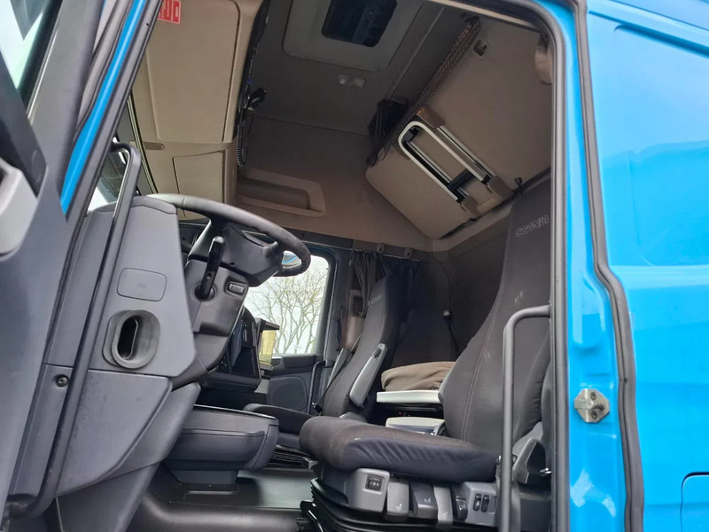 Tracteur routier Scania R450 / RETARDER / LIFT+LENKACHSE / GERMAN TRUCK / MEGA / FIFTH WHEEL HEIGHT:100CM / PARK-AIRCO / LWDS / EURO-6 / 2016: photos 11 Tracteur routier Scania R450 / RETARDER / LIFT+LENKACHSE / GERMAN TRUCK / MEGA / FIFTH WHEEL HEIGHT:100CM / PARK-AIRCO / LWDS / EURO-6 / 2016: photos 11