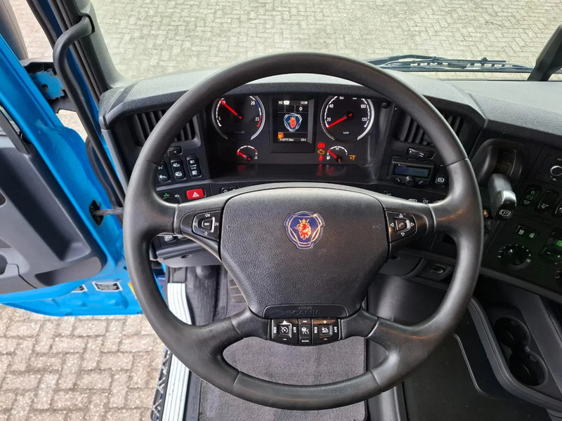 Tracteur routier Scania R450 / RETARDER / LIFT+LENKACHSE / GERMAN TRUCK / MEGA / FIFTH WHEEL HEIGHT:100CM / PARK-AIRCO / LWDS / EURO-6 / 2016: photos 13 Tracteur routier Scania R450 / RETARDER / LIFT+LENKACHSE / GERMAN TRUCK / MEGA / FIFTH WHEEL HEIGHT:100CM / PARK-AIRCO / LWDS / EURO-6 / 2016: photos 13