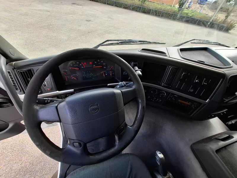 Tracteur routier Volvo FM11-410 / RETARDER / AIRCO / AUTOMATIC / EURO-5 / 2011: photos 12 Tracteur routier Volvo FM11-410 / RETARDER / AIRCO / AUTOMATIC / EURO-5 / 2011: photos 12