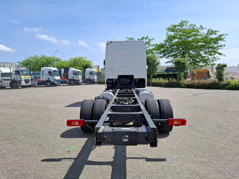 Volvo FH4-420 / PTO / DOUBLE TANK / I-PARKCOOL / VEB+ / LWDS / TUV:10-07-2025 / AUTOMATIC / EURO-6 / 2016 - Châssis cabine: photos 4 Volvo FH4-420 / PTO / DOUBLE TANK / I-PARKCOOL / VEB+ / LWDS / TUV:10-07-2025 / AUTOMATIC / EURO-6 / 2016 - Châssis cabine: photos 4