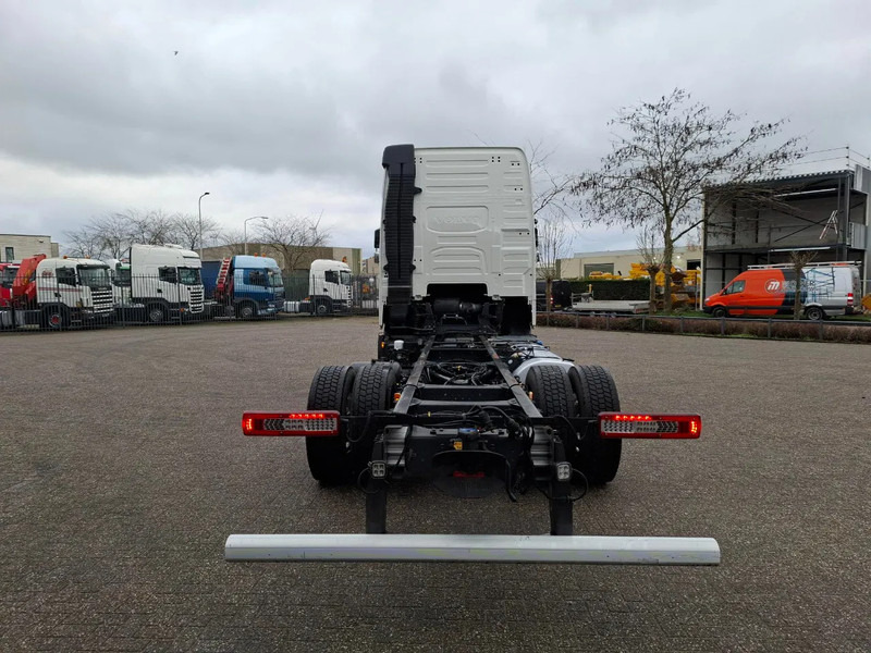 Volvo FH5-500 / XL / VEB+ / I-SAVE / I-PARKCOOL / ONLY:175784 KM / GERMAN TRUCK / FULL-AIR / WB:490 / ALCOA / LEATHER / 2023 - Châssis cabine: photos 4 Volvo FH5-500 / XL / VEB+ / I-SAVE / I-PARKCOOL / ONLY:175784 KM / GERMAN TRUCK / FULL-AIR / WB:490 / ALCOA / LEATHER / 2023 - Châssis cabine: photos 4