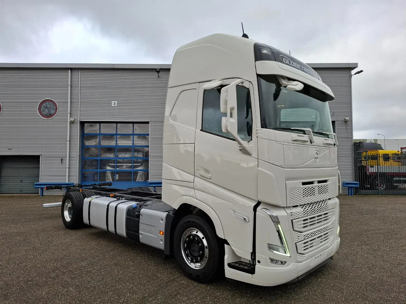 Volvo FH5-500 / XL / VEB+ / I-SAVE / I-PARKCOOL / ONLY:175784 KM / GERMAN TRUCK / FULL-AIR / WB:490 / ALCOA / LEATHER / 2023 - Châssis cabine: photos 2 Volvo FH5-500 / XL / VEB+ / I-SAVE / I-PARKCOOL / ONLY:175784 KM / GERMAN TRUCK / FULL-AIR / WB:490 / ALCOA / LEATHER / 2023 - Châssis cabine: photos 2