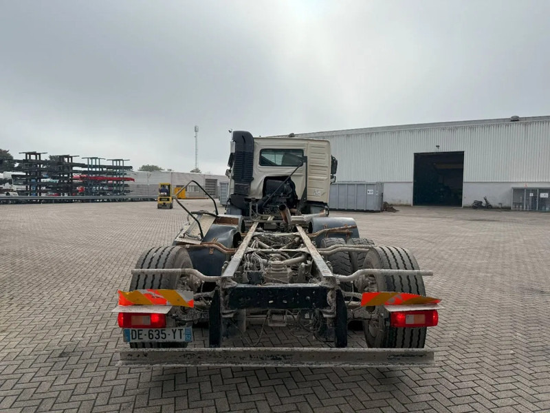 Volvo FMX 450 / ENGINE RUNNING / 8X4 / VEB / ONLY:260642 KM / PTO / LIFT+LENKACHSE / ALCOA / AUTOMATIC / EURO-6 / 2014 - Châssis cabine: photos 4 Volvo FMX 450 / ENGINE RUNNING / 8X4 / VEB / ONLY:260642 KM / PTO / LIFT+LENKACHSE / ALCOA / AUTOMATIC / EURO-6 / 2014 - Châssis cabine: photos 4