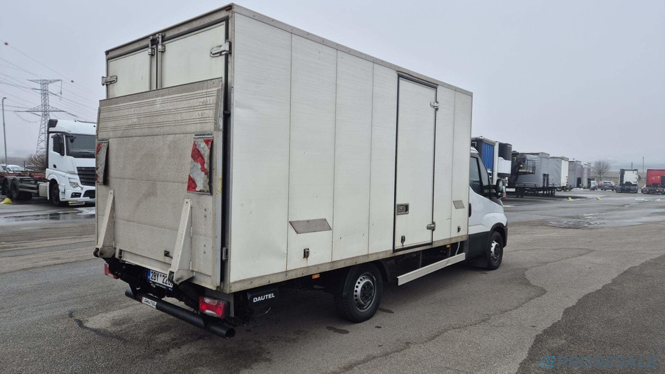 IVECO DAILY 35S11 - mrazírna + elektro agregát THERMO KING V-300 Max + zvedací čelo 750 kg - Utilitaire frigorifique: photos 3 IVECO DAILY 35S11 - mrazírna + elektro agregát THERMO KING V-300 Max + zvedací čelo 750 kg - Utilitaire frigorifique: photos 3