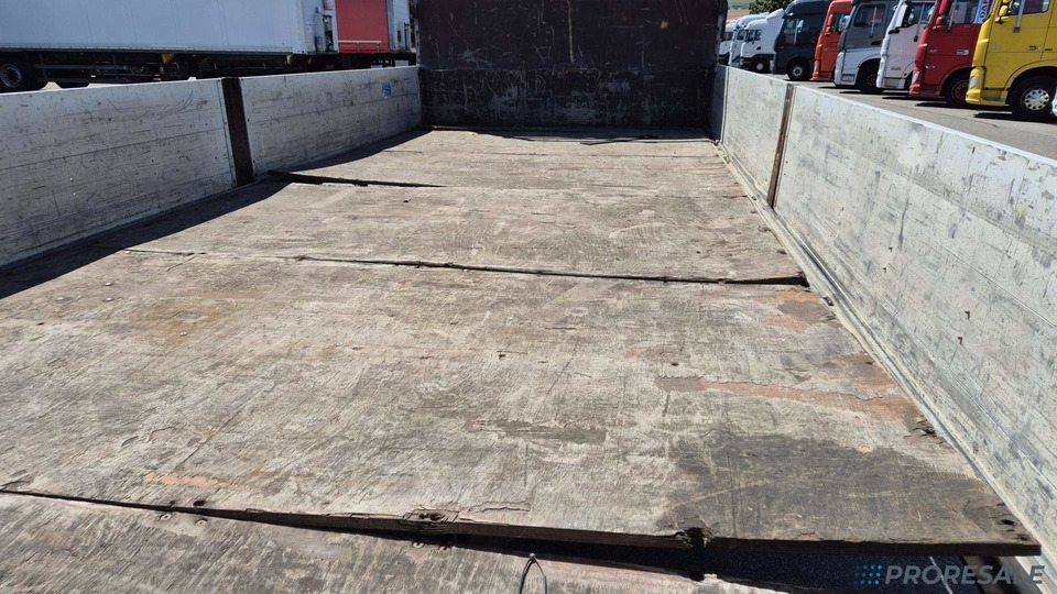 IVECO EUROCARGO ML 80E17 - valník - Camion plateau: photos 4 IVECO EUROCARGO ML 80E17 - valník - Camion plateau: photos 4