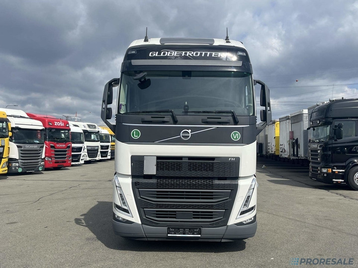 VOLVO FH 500 XL GLOBE EURO 6 - Tracteur routier: photos 2 VOLVO FH 500 XL GLOBE EURO 6 - Tracteur routier: photos 2