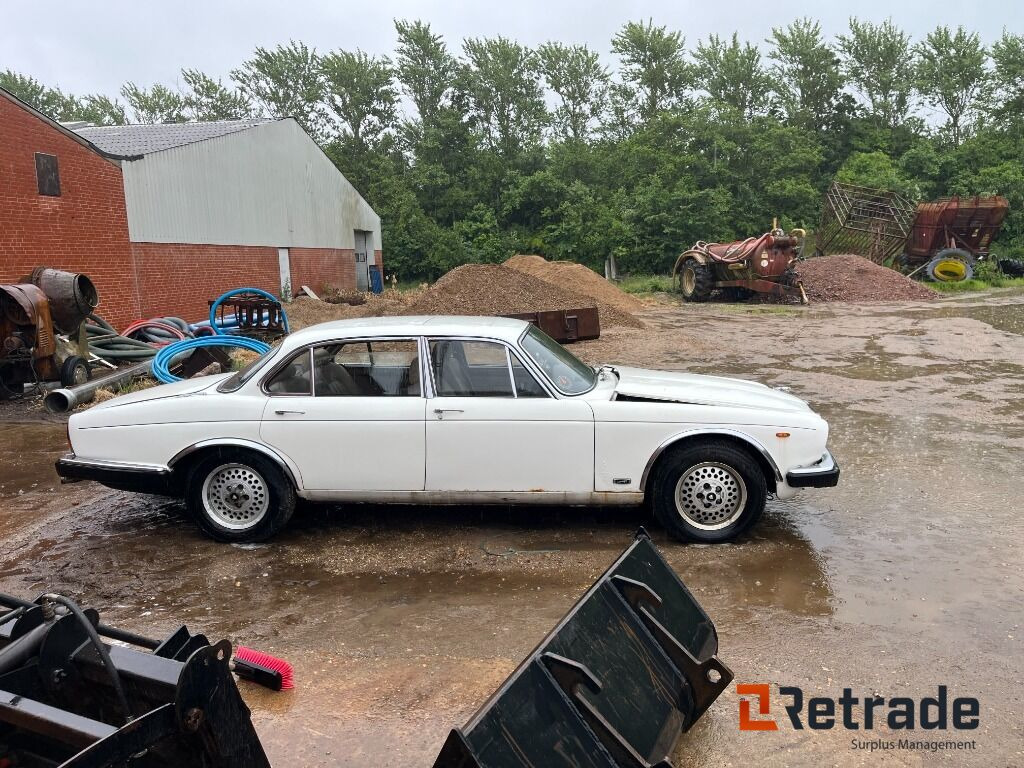 Bil Jaguar XJ 6 4,2 Oldtimer - Voiture: photos 4 Bil Jaguar XJ 6 4,2 Oldtimer - Voiture: photos 4