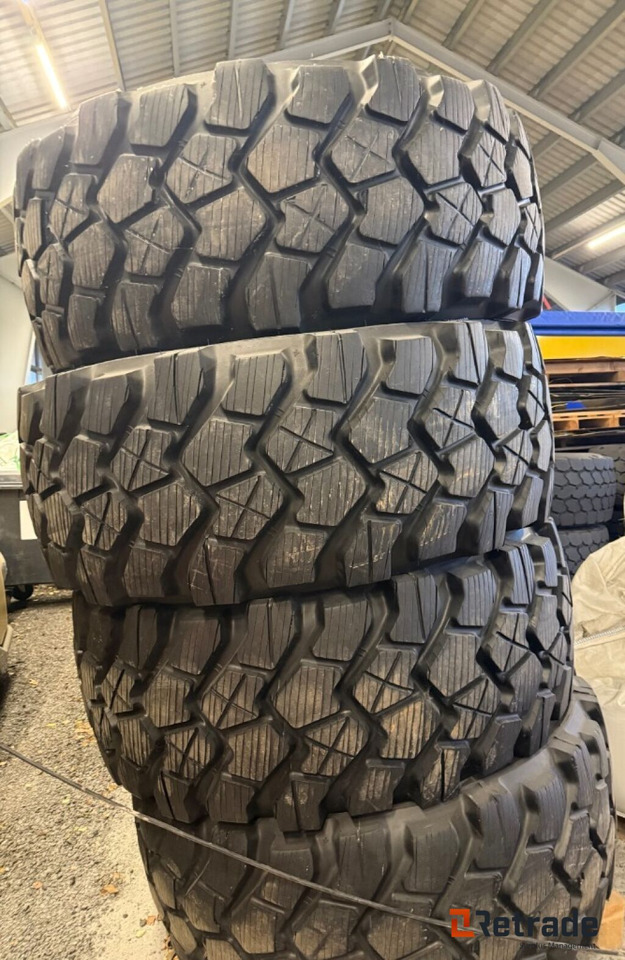 Dekk Michelin XADN - 23.5 - R25 - 4stk. - L'équipement de construction: photos 4 Dekk Michelin XADN - 23.5 - R25 - 4stk. - L'équipement de construction: photos 4