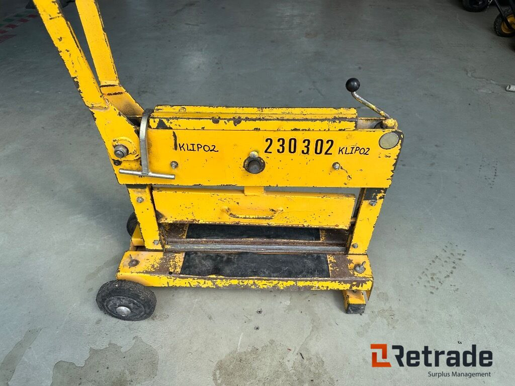 Fliseklipper - L'équipement de construction: photos 2 Fliseklipper - L'équipement de construction: photos 2