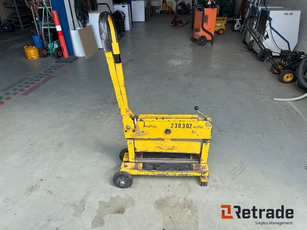 Fliseklipper - L'équipement de construction: photos 1 Fliseklipper - L'équipement de construction: photos 1