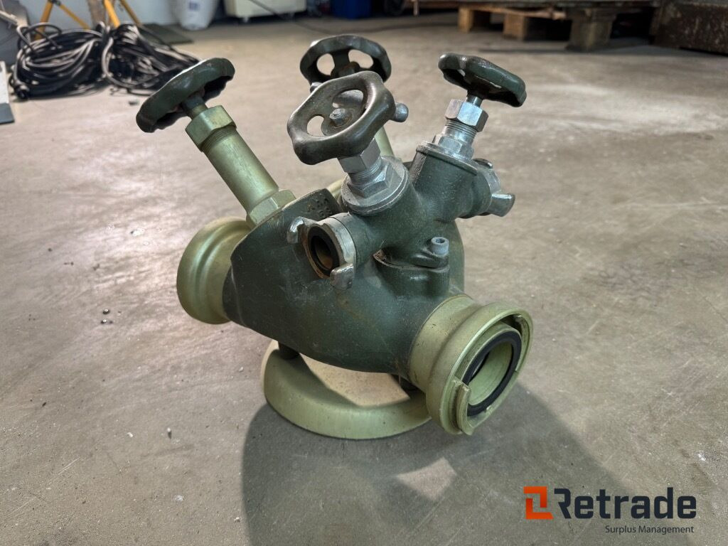 Fördelare för brandslang - Outil/ Équipement: photos 3 Fördelare för brandslang - Outil/ Équipement: photos 3