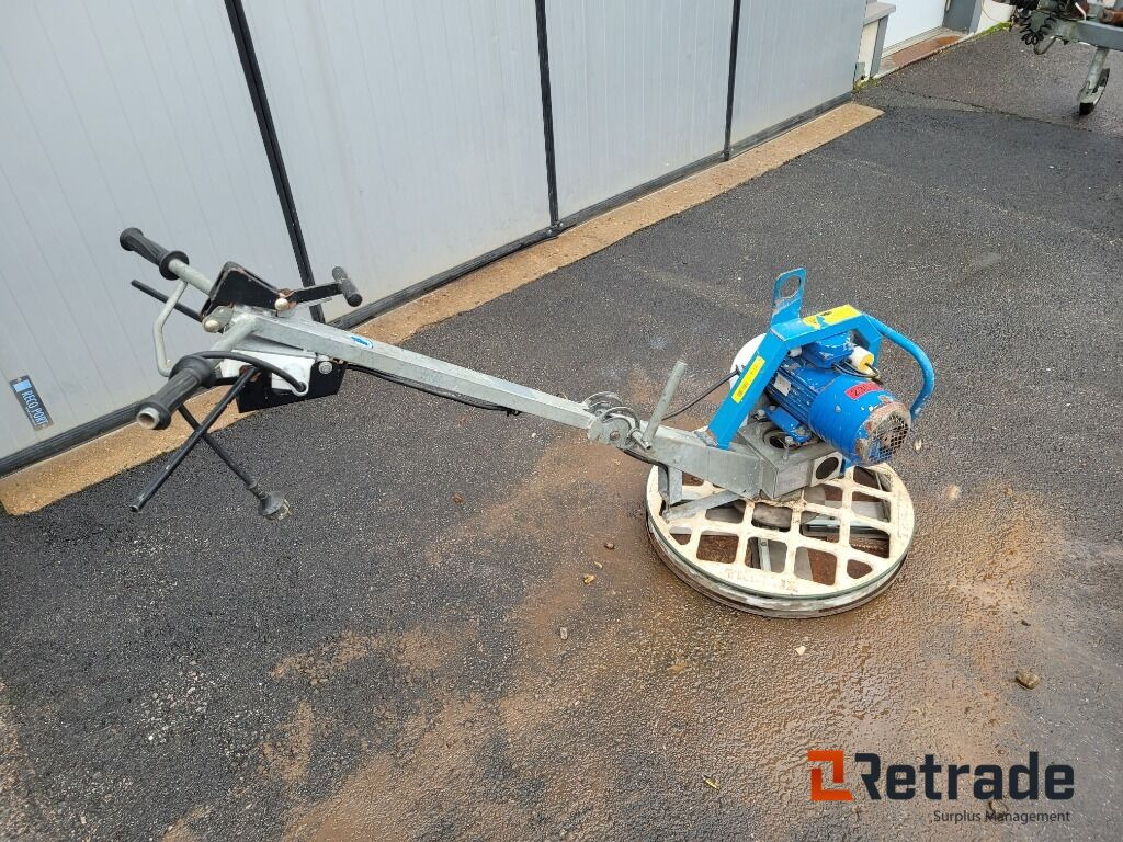 Glättare Tremix G 610 E eldriven - L'équipement de construction: photos 3 Glättare Tremix G 610 E eldriven - L'équipement de construction: photos 3