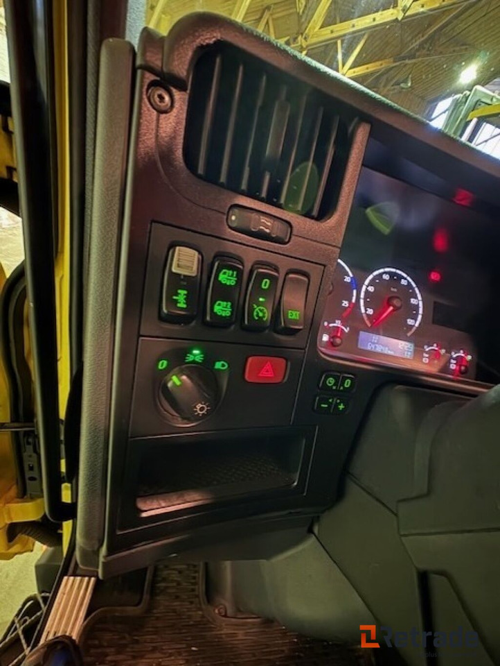 Benne à ordures ménagères Glykol suger - Scania P310 med Bucher STKF 9500 på bygg!: photos 19