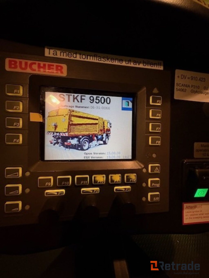 Benne à ordures ménagères Glykol suger - Scania P310 med Bucher STKF 9500 på bygg!: photos 9