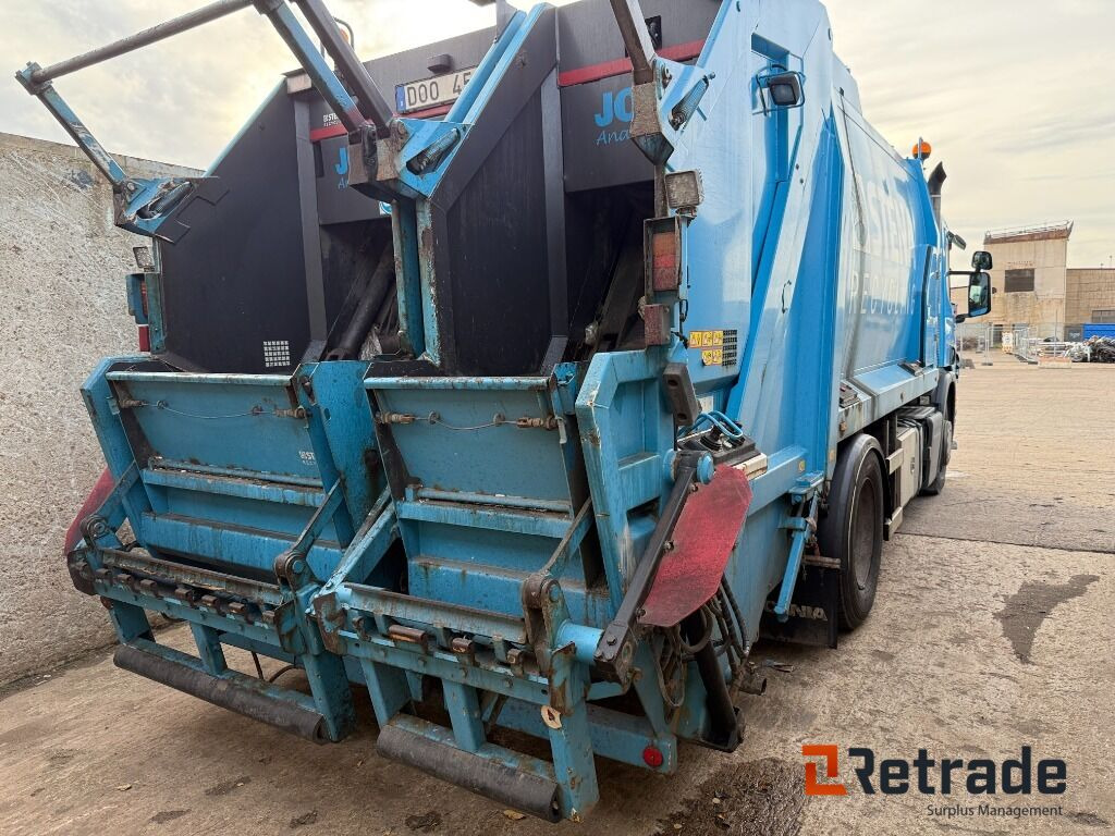 Lastbil Scania P280DB4X2MLB 2 fack sopbil - Benne à ordures ménagères: photos 4 Lastbil Scania P280DB4X2MLB 2 fack sopbil - Benne à ordures ménagères: photos 4