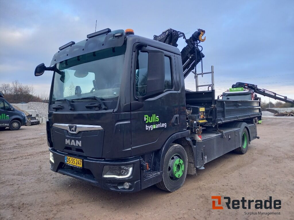 MAN TGL 12. 4X2 BL med Fassi kran - Camion plateau, Camion grue: photos 1 MAN TGL 12. 4X2 BL med Fassi kran - Camion plateau, Camion grue: photos 1