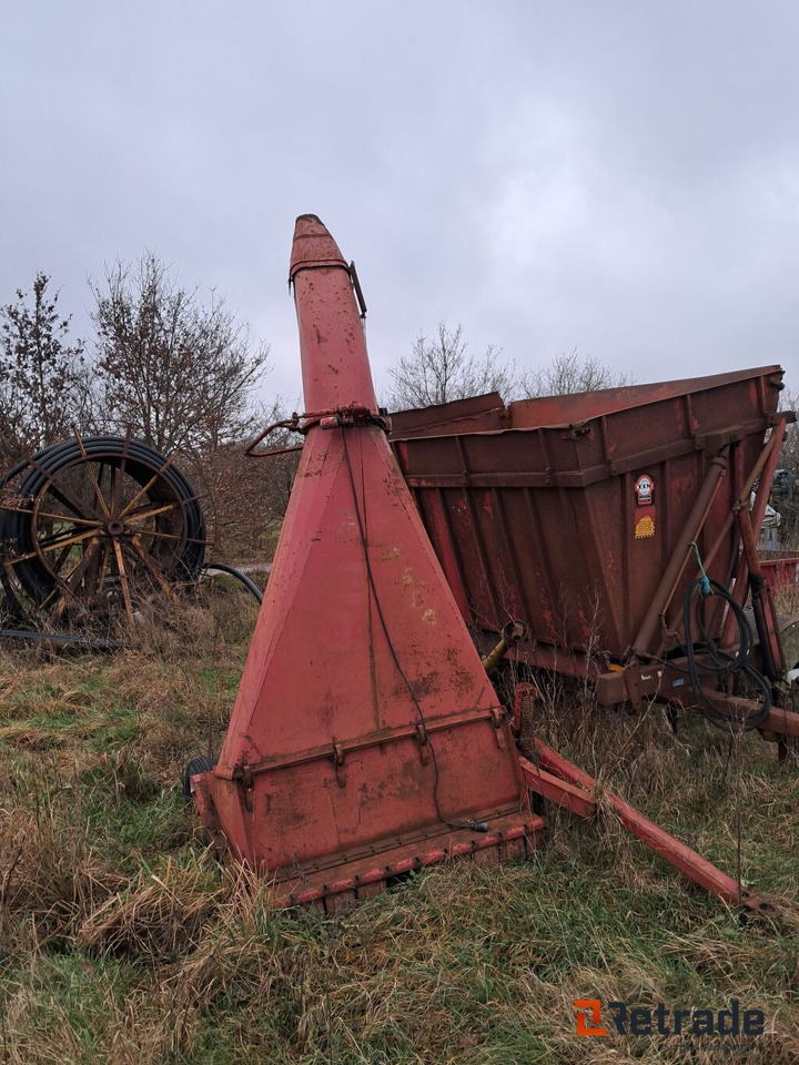 Grønthøster Taarup DM 1500 - Machine agricole: photos 3 Grønthøster Taarup DM 1500 - Machine agricole: photos 3