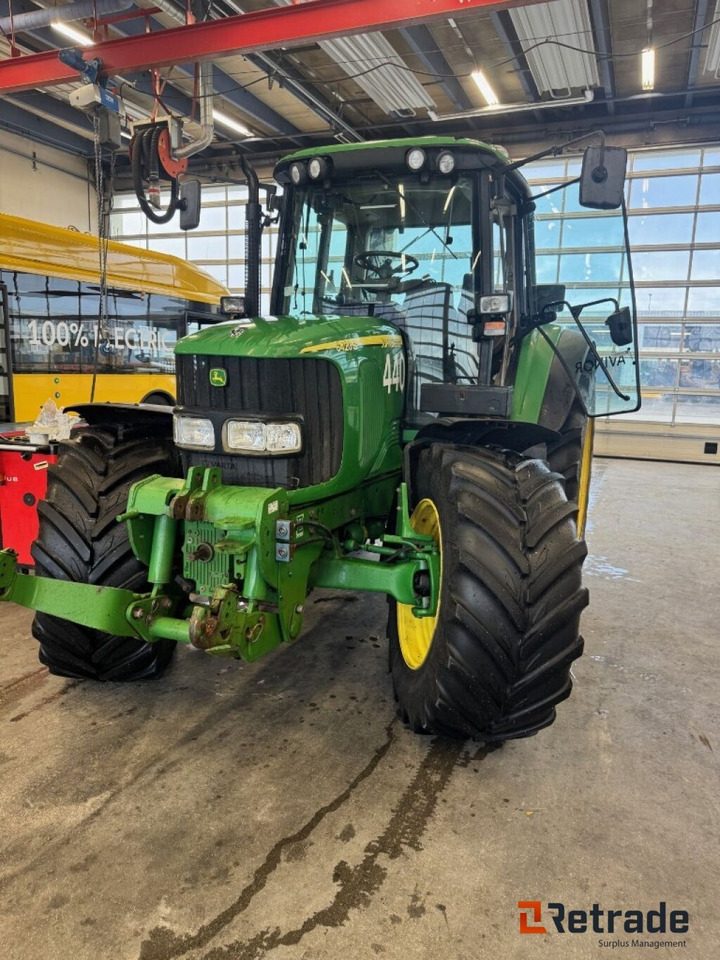 JOHN DEERE 6420S - 7114 timer - 2006 Modell - Machine agricole: photos 1 JOHN DEERE 6420S - 7114 timer - 2006 Modell - Machine agricole: photos 1
