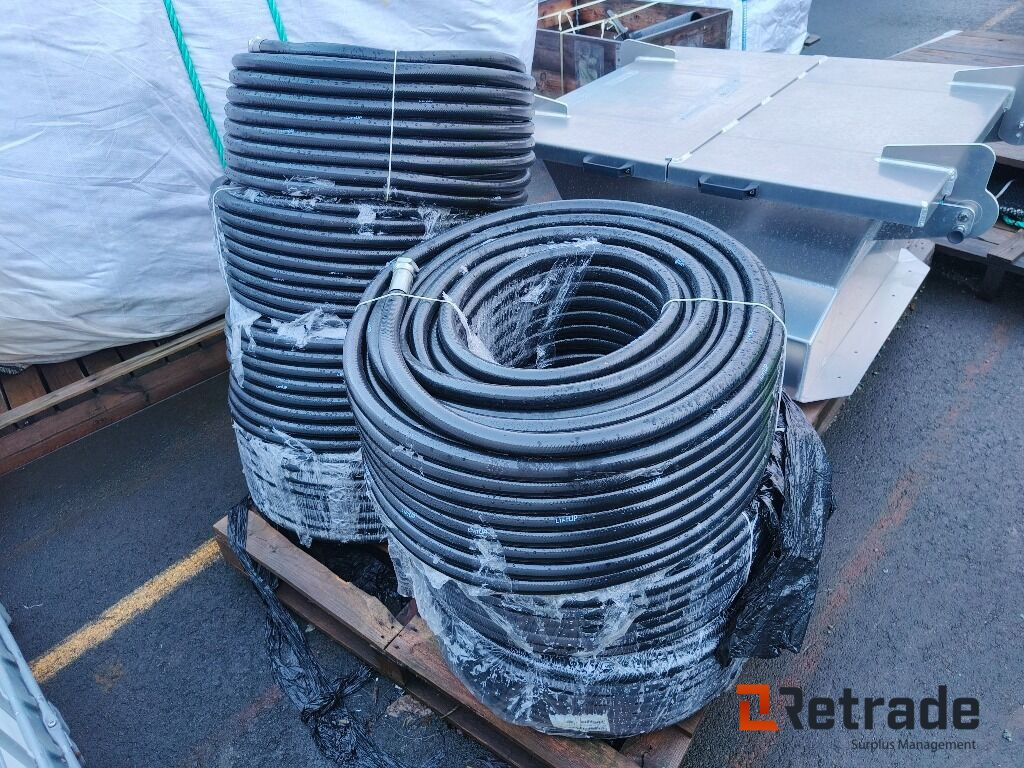 PVK - 25x31 Reinforced PVC Hose Black 90m - L'équipement de construction: photos 2 PVK - 25x31 Reinforced PVC Hose Black 90m - L'équipement de construction: photos 2