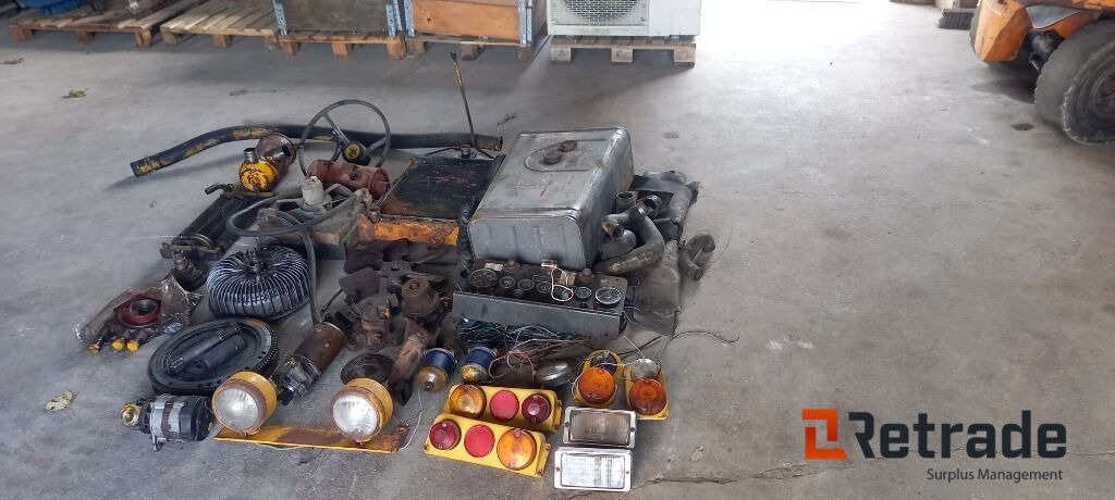 Traktor MF 50 Reservedele. - Pièces de rechange pour Tracteur agricole: photos 1 Traktor MF 50 Reservedele. - Pièces de rechange pour Tracteur agricole: photos 1