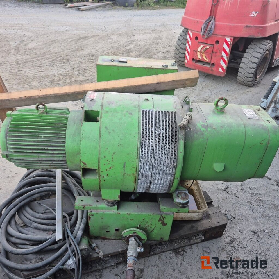 SULLAIR skruekompressor m/tank - Compresseur d'air: photos 1 SULLAIR skruekompressor m/tank - Compresseur d'air: photos 1