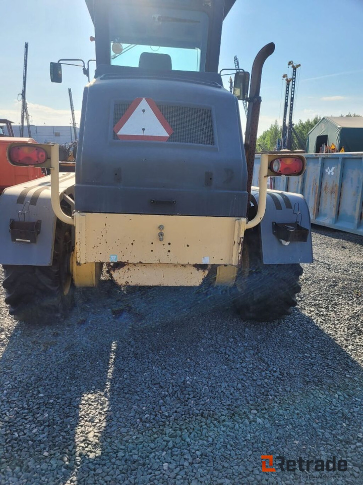 Väghyvel HBM-NOBAS BG 110 T-4 - Niveleuse: photos 4 Väghyvel HBM-NOBAS BG 110 T-4 - Niveleuse: photos 4