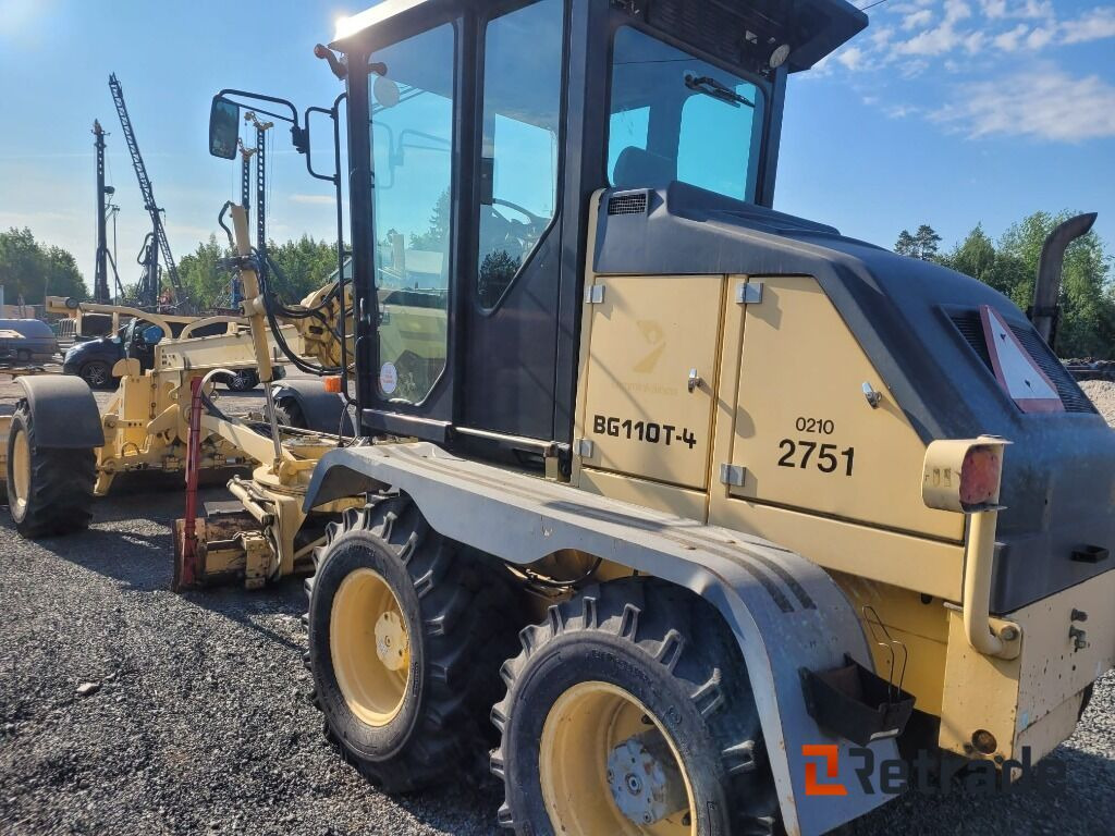 Väghyvel HBM-NOBAS BG 110 T-4 - Niveleuse: photos 1 Väghyvel HBM-NOBAS BG 110 T-4 - Niveleuse: photos 1