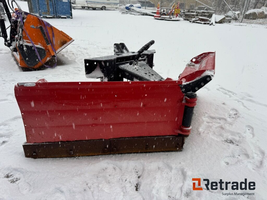 Vikplog Tokvam VT280 City med 3 - punktfäste - L'équipement de construction: photos 3 Vikplog Tokvam VT280 City med 3 - punktfäste - L'équipement de construction: photos 3