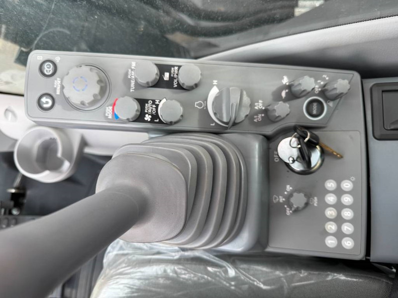 Pelle sur chenille Hitachi ZX70-LCH - Hammer Lines / Isuzu Engine: photos 10