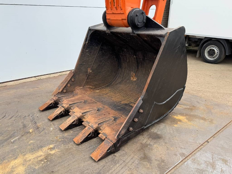 Pelle sur chenille Hitachi ZX70-LCH - Hammer Lines / Isuzu Engine: photos 16