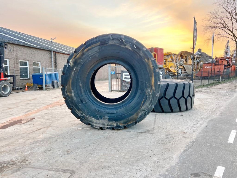 Michelin X Mine D2 45/65R45 Tyre x 2 - Pneus et jantes pour Engins de chantier: photos 3 Michelin X Mine D2 45/65R45 Tyre x 2 - Pneus et jantes pour Engins de chantier: photos 3