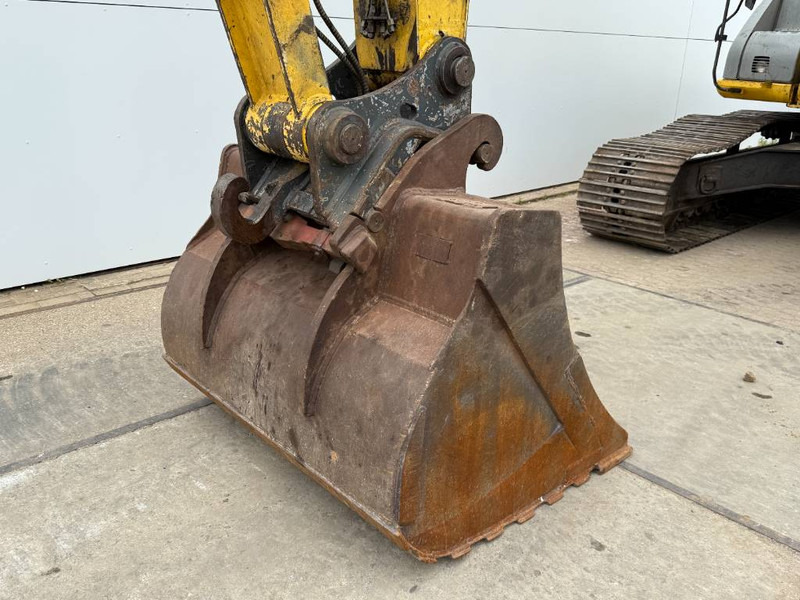 Pelle sur chenille New Holland E215LC - German Machine / Hammer Lines: photos 16