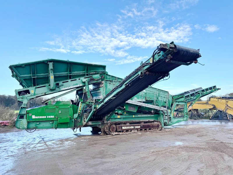 Powerscreen Warrior 2400 - Dutch Machine / 800 Ton per Hour! - Crible: photos 1 Powerscreen Warrior 2400 - Dutch Machine / 800 Ton per Hour! - Crible: photos 1