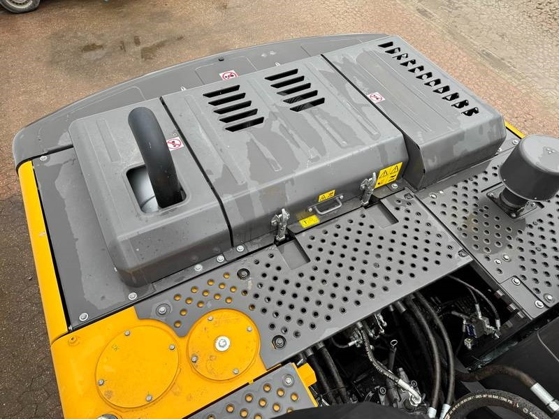 Pelle sur chenille neuf Volvo EC220D - NEW / UNUSED / 2025 Model: photos 17 Pelle sur chenille neuf Volvo EC220D - NEW / UNUSED / 2025 Model: photos 17