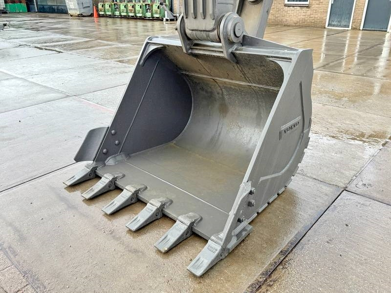 Pelle sur chenille neuf Volvo EC220D - NEW / UNUSED / 2025 Model: photos 11 Pelle sur chenille neuf Volvo EC220D - NEW / UNUSED / 2025 Model: photos 11