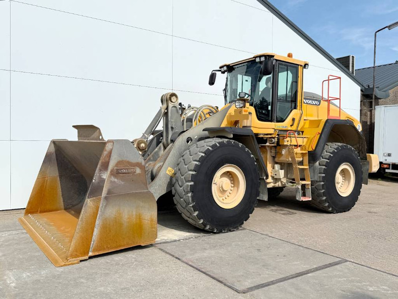 Volvo L150H - German Machine / CDC / Weight System - Chargeuse sur pneus: photos 2 Volvo L150H - German Machine / CDC / Weight System - Chargeuse sur pneus: photos 2