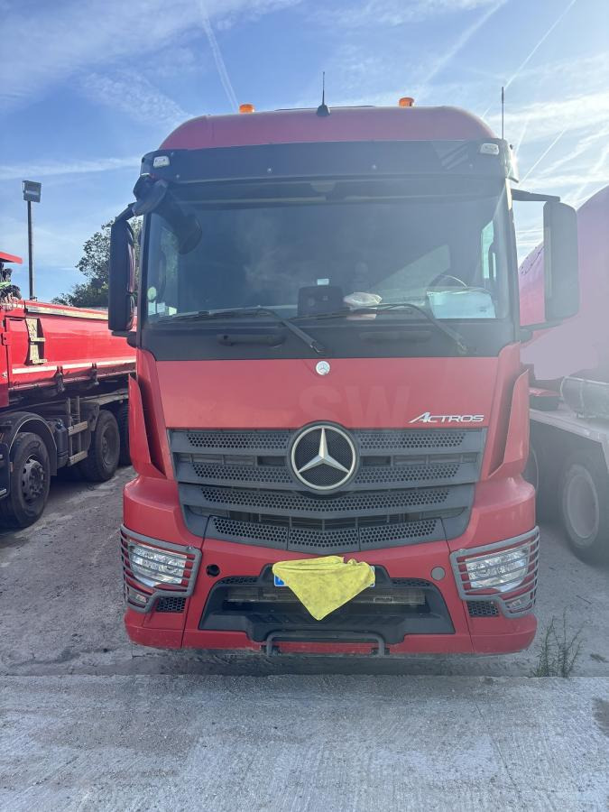 Mercedes Arocs 1846 - Camion benne: photos 1 Mercedes Arocs 1846 - Camion benne: photos 1